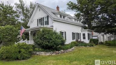 Main picture of 102 Church St