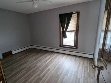Main picture of 275 Ontario St