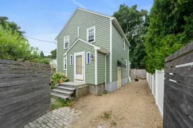 Main picture of 696 Fulton St