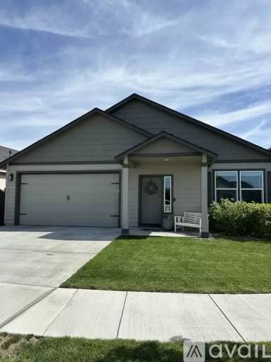 Main picture of 1086 NW 24th Ln