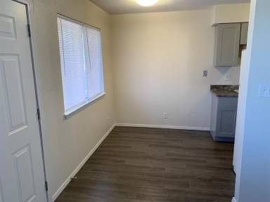 Main picture of 130 Rhode Island St SE - C