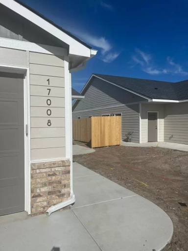 Main picture of 2027 N Melody Ln