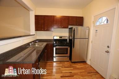 Main picture of 4409 N Wolcott Ave
