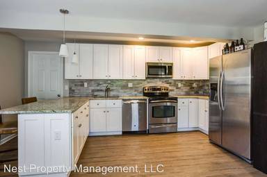 Main picture of 632 Rainier Rd