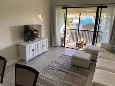 Main picture of Ocean Village captstan 700
