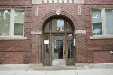 Main picture of 1209 W Glenlake Ave