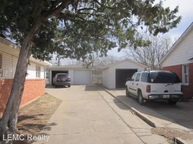 Main picture of 103 S Palo Duro St