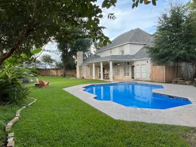 Main picture of 5707 Honor Ct