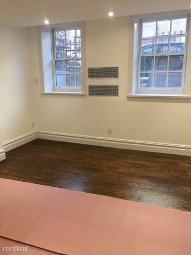 Main picture of 201 W 13th St