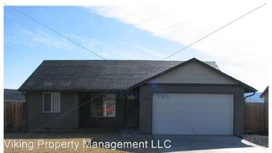 Main picture of 2498 NE Bobbi Pl