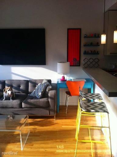 Main picture of 1210 W Foster Ave