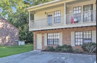 Main picture of 102 Kimeran Ln