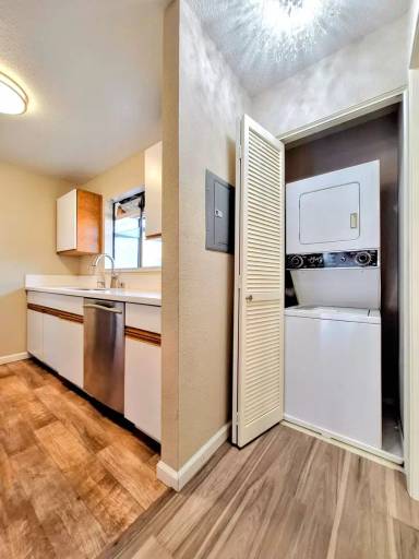 Main picture of 6947 Chantel Ct