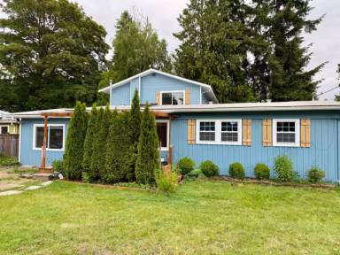 Main picture of 900 Ferndale Cir NE