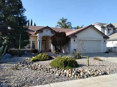 Main picture of 62 N Helm Ave