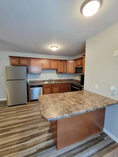 Main picture of 258 E 3rd St