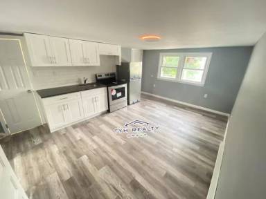 Main picture of 21 Salem St
