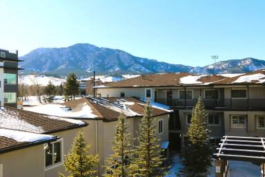 Main picture of 2800 Aurora Ave