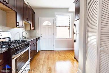 Main picture of 4617 N Ashland Ave