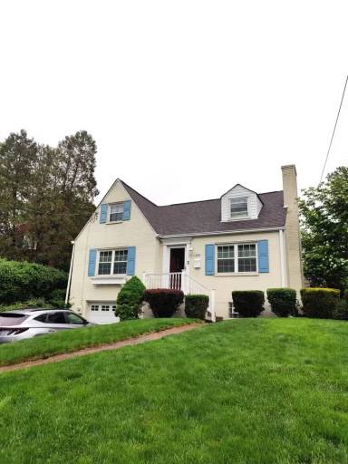 Main picture of 699 Crystal Dr
