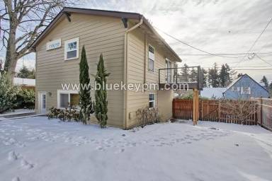 Main picture of 217 W 35th St