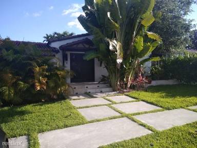 Main picture of 5887 SW 28th St