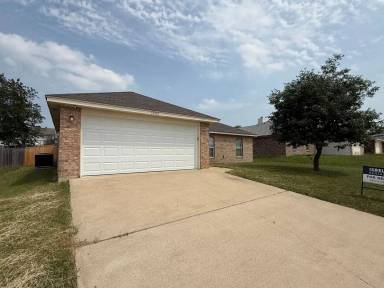 Main picture of 3902 Kevin Shaw Dr