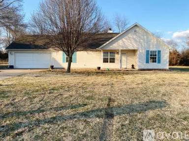 Main picture of 598 N Sarah Ln