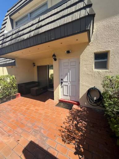 Main picture of 8785 SW 137th Ave