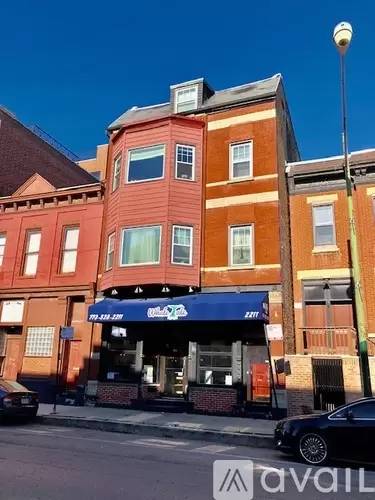 Main picture of 2211 N Clybourn Ave