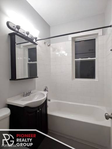 Main picture of Edgewater Gardens Apartments