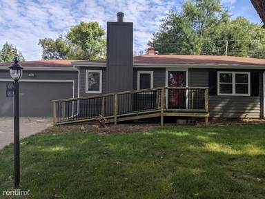 Main picture of 2717 S 107th St