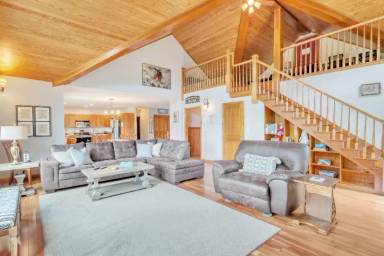 Main picture of 462 S Rumford Rd