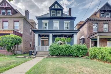 Main picture of 1119 N Euclid Ave