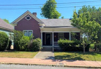 Main picture of 1087 Walnut St