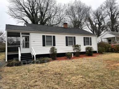 Main picture of 1207 N Elam Ave