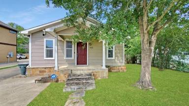 Main picture of 907 Montclair Ave
