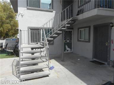 Main picture of 3380 Athens St