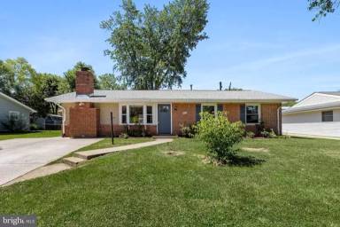 Main picture of 304 E Tazewell Rd
