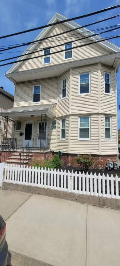 Main picture of 1 Eliot St
