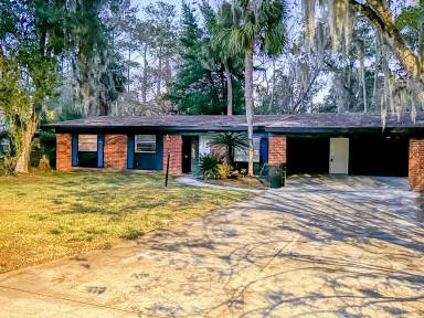 Main picture of 3550 NW 35th Pl