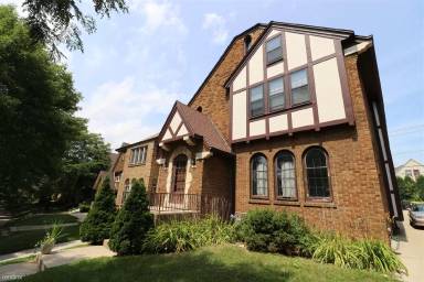 Main picture of 1634 E Newton Ave
