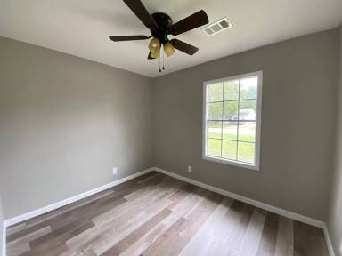 Main picture of 207 W Roseclair St