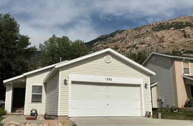 Main picture of 1232 N Jackson Ave