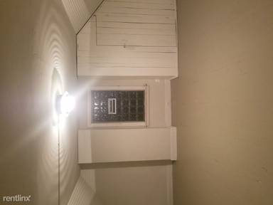 Main picture of 907 Lexington Ave