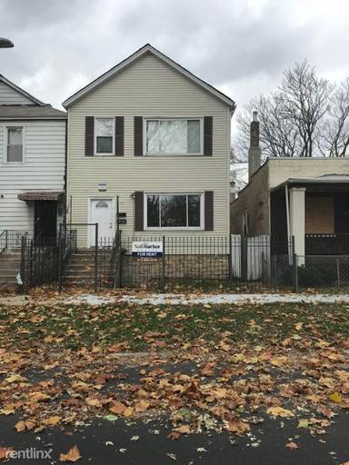Main picture of 10808 S Hoxie Ave
