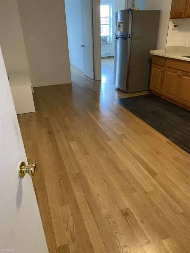 Main picture of 2470 W 1st St