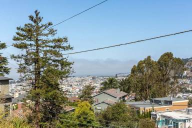 Main picture of 23 Robinhood Dr