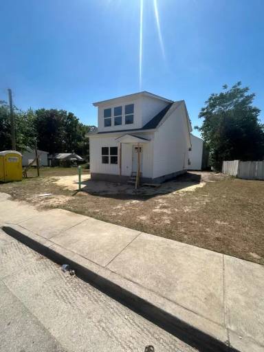 Main picture of 1311 McDuffie Ave