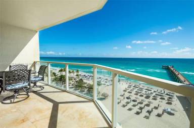 Main picture of La Perla Condo